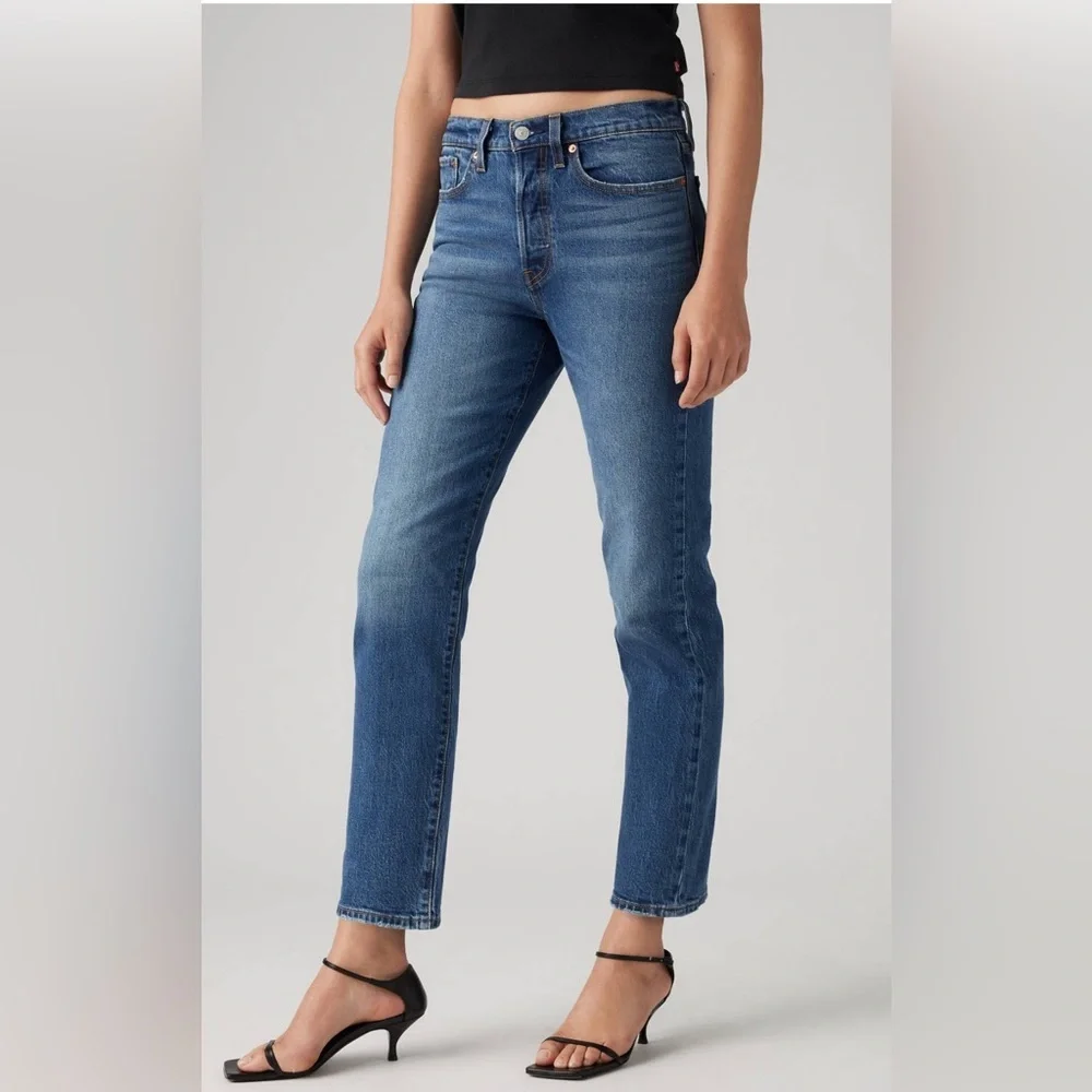 Levi’s Wedgie Jeans  (Premium) – Classic Blue (28) - Picture 3 of 10